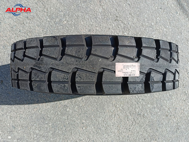 Vỏ xe nâng 750-16: Bánh trước xe nâng 4 tấn