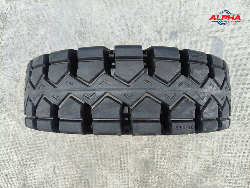 Lốp xe nâng 650-10 chính hãng 
