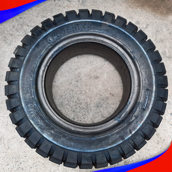 LỐP XE NÂNG 700-15 PHOENIX
