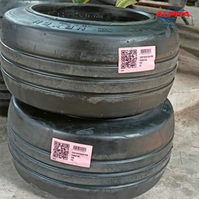 Vỏ xe nâng gai sâu