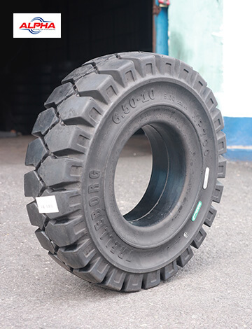 Cận cảnh vỏ xe nâng Trelleborg 650-10