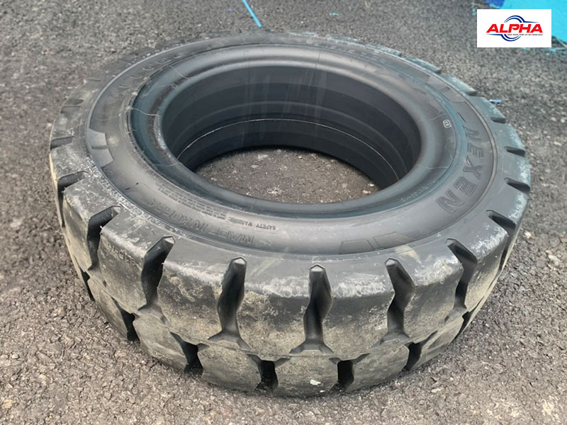 Vỏ xe nâng 815-15