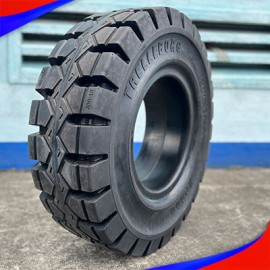 XE NÂNG KOMATSU 7 TẤN DÙNG CẶP VỎ NÀO?